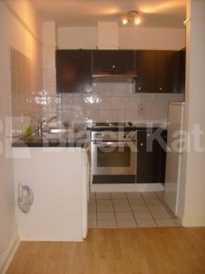 			1 Bedroom, 1 bath, 1 reception Flat			 Cleveland Grove, Whitechapel